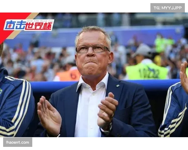 安联球场草皮状态上佳 德甲主帅齐赞比赛环境堪称顶级